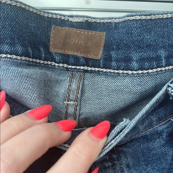 NWOT MOTHER The Scrapper Cuff Ankle Fray Straight Jeans with Vintage Wash - Picture 2 of 11